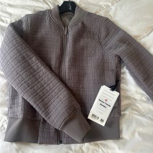Lululemon serene travels bomber
